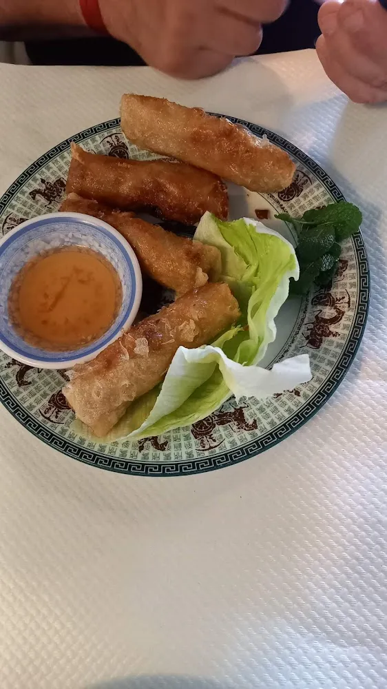 Nem Avec Sauce Piquante